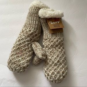 NWT Just Cozy Beige Knit Mittens